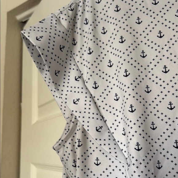 Helly Hansen White Ruffled Blouse with Short Sleeves - Picture 4 of 7